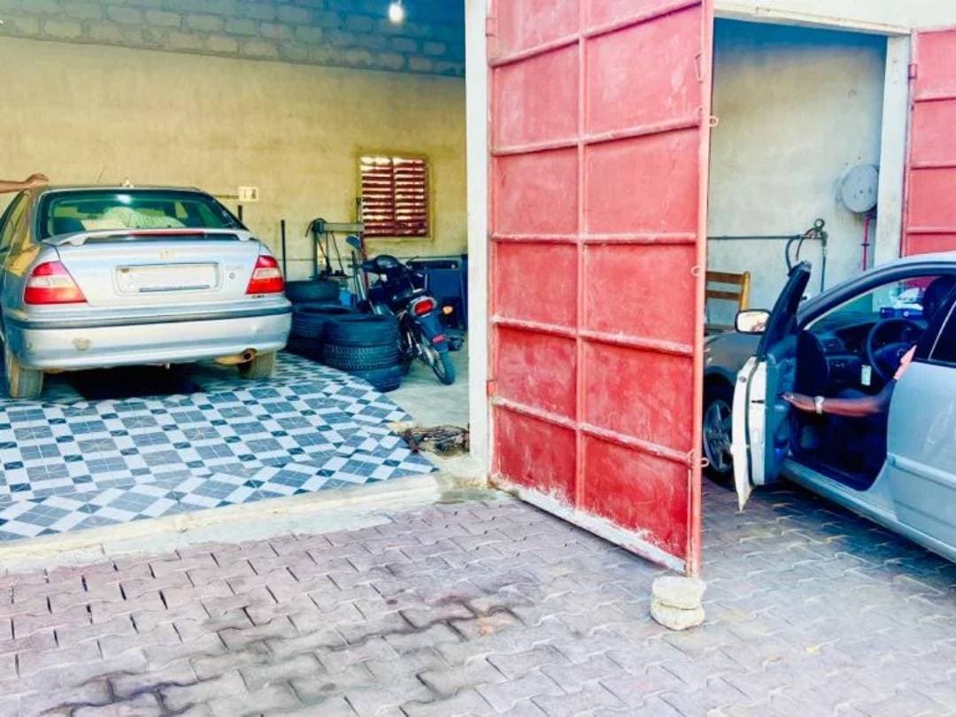 Garage St Rem, photo 2
